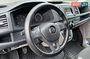 Минивэн Volkswagen Transporter 2016 в 
