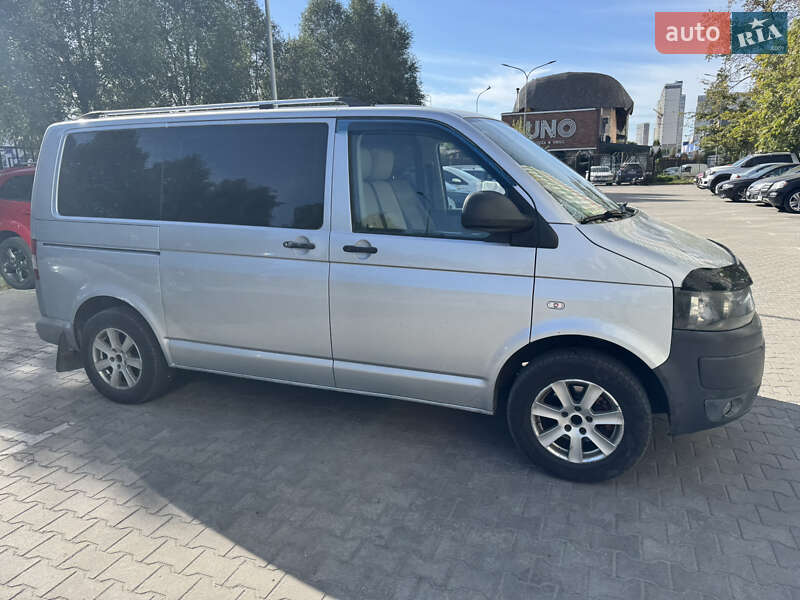 Мінівен Volkswagen Transporter 2009 в Броварах