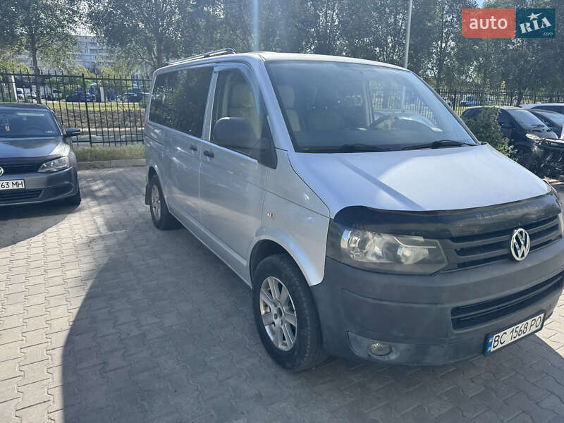 Мінівен Volkswagen Transporter 2009 в Броварах