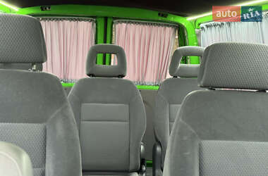 Минивэн Volkswagen Transporter 2009 в 