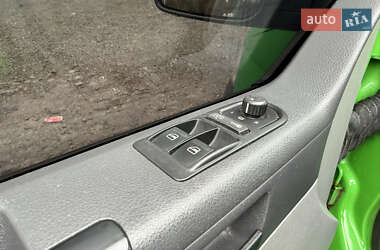 Минивэн Volkswagen Transporter 2009 в 