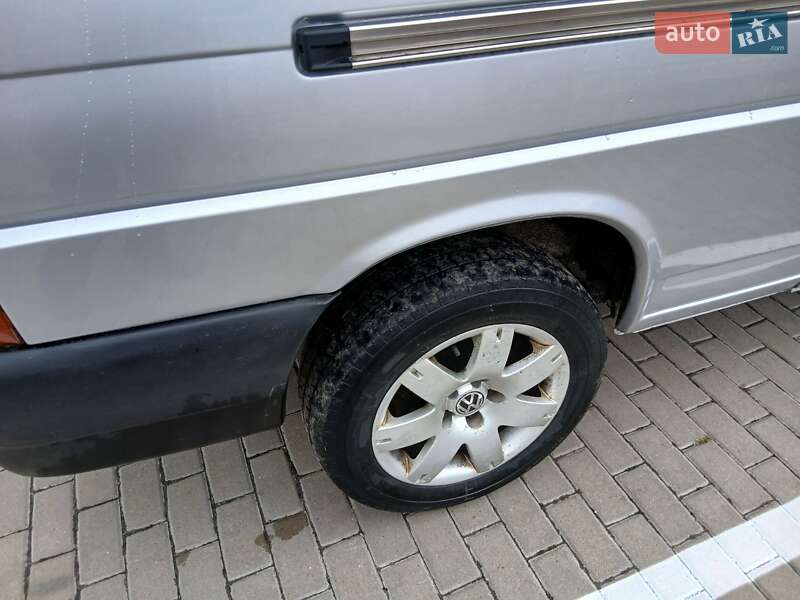 Минивэн Volkswagen Transporter 2003 в Ровно