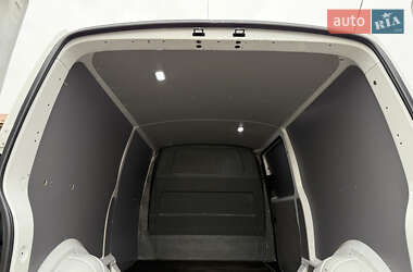 Грузовой фургон Volkswagen Transporter 2019 в 