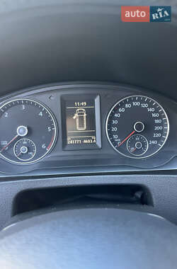 Минивэн Volkswagen Transporter 2012 в 