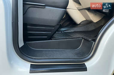 Минивэн Volkswagen Transporter 2016 в 