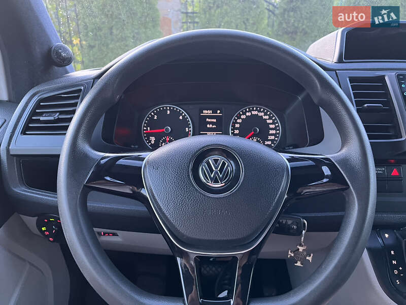Минивэн Volkswagen Transporter 2016 в Львове