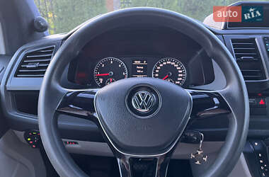 Минивэн Volkswagen Transporter 2016 в 