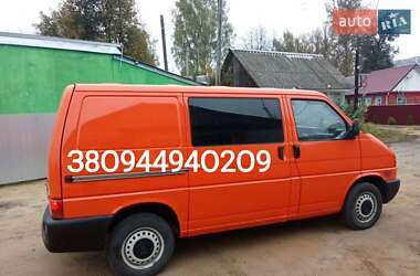 Вантажний фургон Volkswagen Transporter 2001 в Городні
