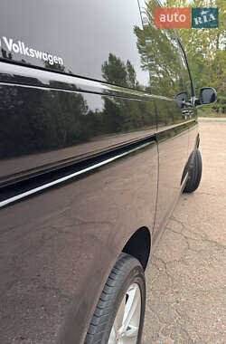 Минивэн Volkswagen Transporter 2019 в 
