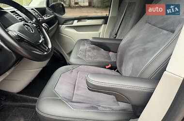 Минивэн Volkswagen Transporter 2019 в 