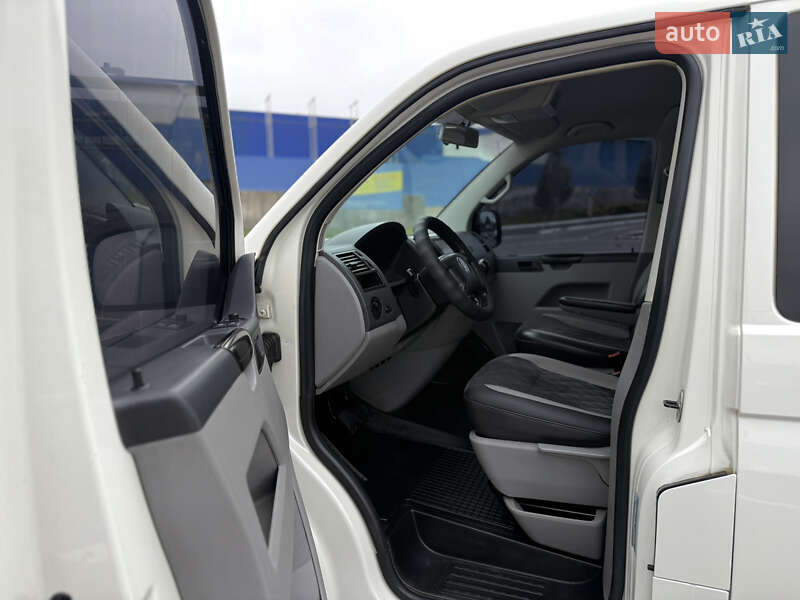 Минивэн Volkswagen Transporter 2004 в Виннице