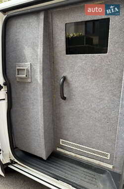 Бронированный автомобиль Volkswagen Transporter 2014 в 