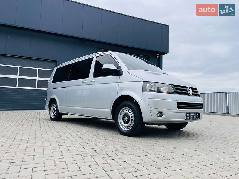 Минивэн Volkswagen Transporter 2009 в 