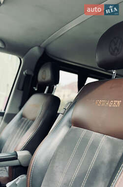 Минивэн Volkswagen Transporter 2010 в 