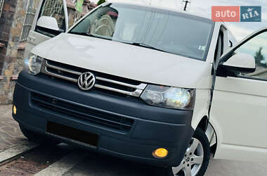 Минивэн Volkswagen Transporter 2010 в 
