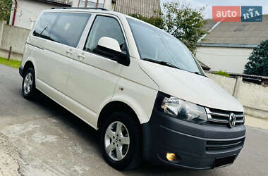 Минивэн Volkswagen Transporter 2010 в 