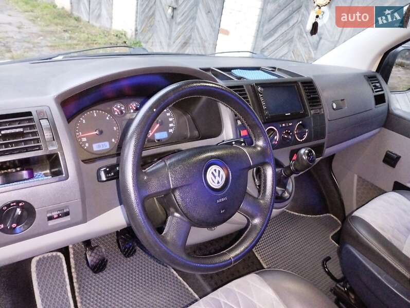 Минивэн Volkswagen Transporter 2007 в Остроге