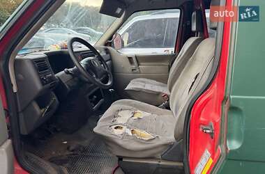 Грузовой фургон Volkswagen Transporter 2001 в 