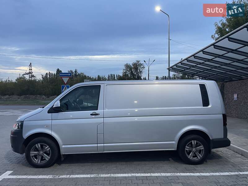Грузовой фургон Volkswagen Transporter 2013 в Кривом Роге