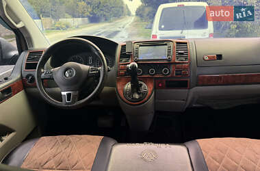 Минивэн Volkswagen Transporter 2011 в 