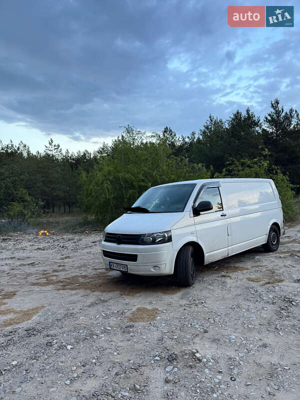 Грузовой фургон Volkswagen Transporter 2012 в Киеве