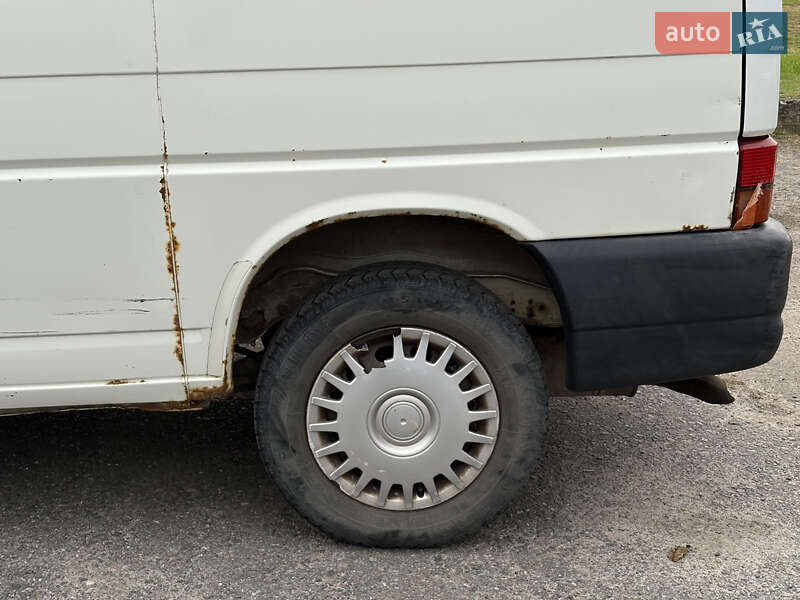 Минивэн Volkswagen Transporter 2001 в Буске
