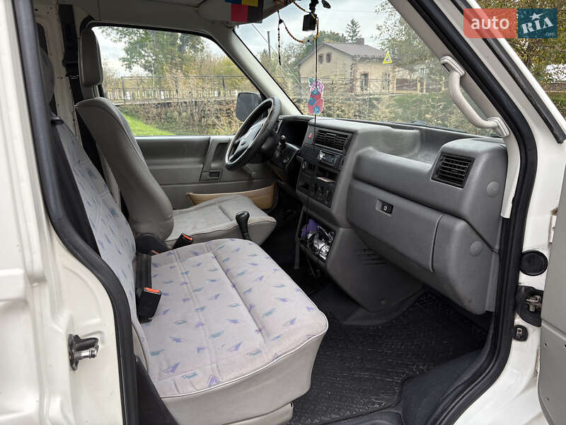 Минивэн Volkswagen Transporter 2001 в Буске