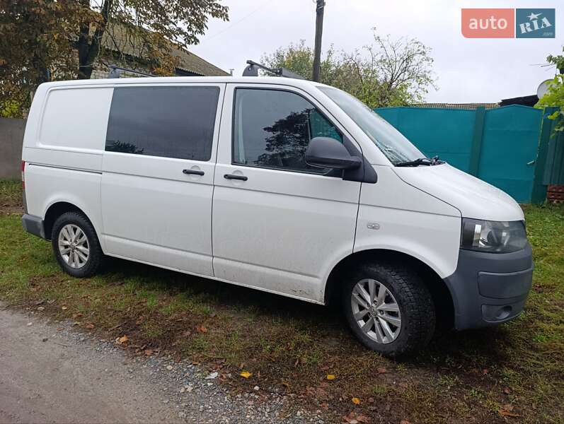 Грузовой фургон Volkswagen Transporter 2012 в Ровно
