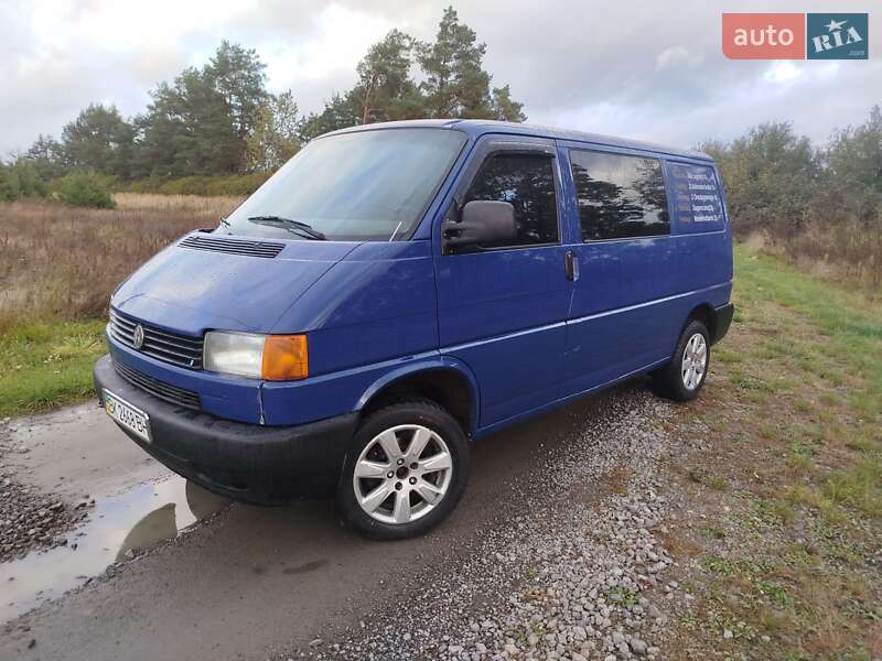 Минивэн Volkswagen Transporter 2002 в Сарнах