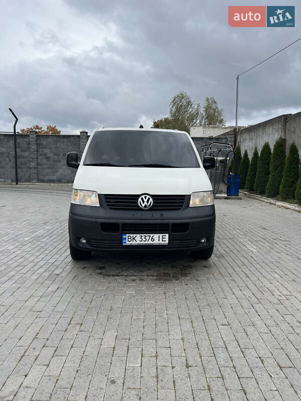 Минивэн Volkswagen Transporter 2008 в Ровно