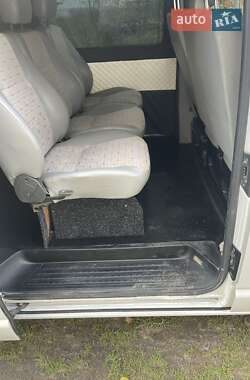Мінівен Volkswagen Transporter 2011 в 