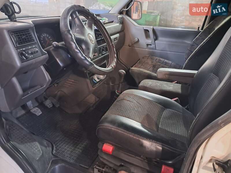 Минивэн Volkswagen Transporter 1999 в Новомосковске