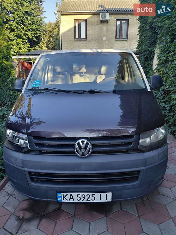 Вантажний фургон Volkswagen Transporter 2011 в 