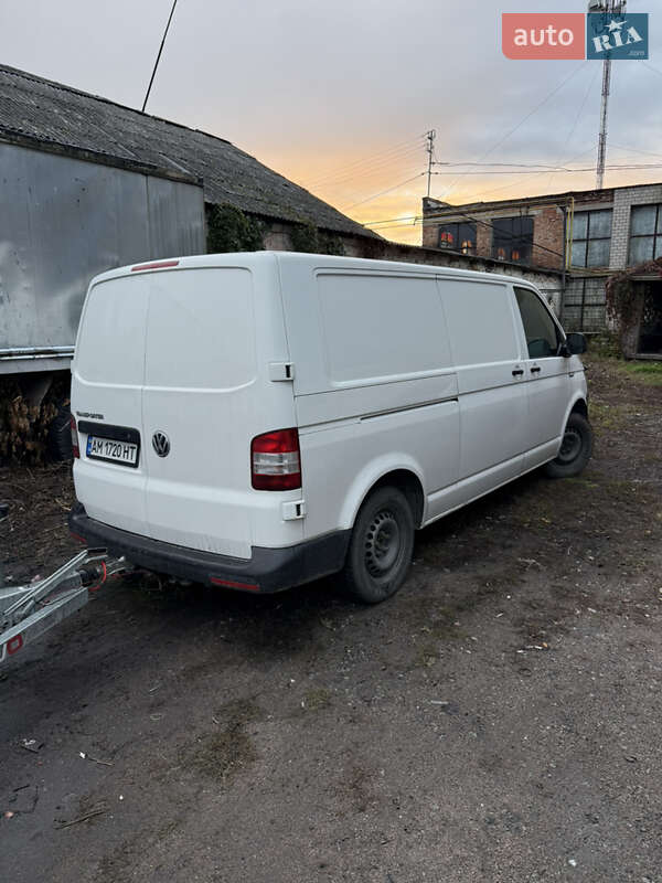 Грузовой фургон Volkswagen Transporter 2015 в Житомире