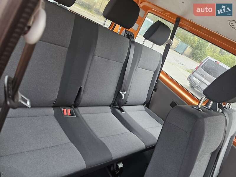 Мінівен Volkswagen Transporter 2018 в Рівному