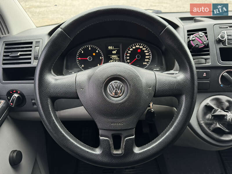 Грузопассажирский фургон Volkswagen Transporter 2011 в Умани