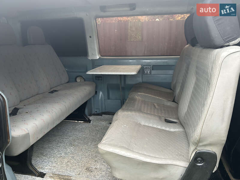 Минивэн Volkswagen Transporter 2000 в Ужгороде