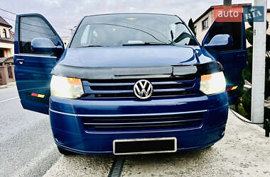 Минивэн Volkswagen Transporter 2010 в 