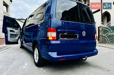 Минивэн Volkswagen Transporter 2010 в 