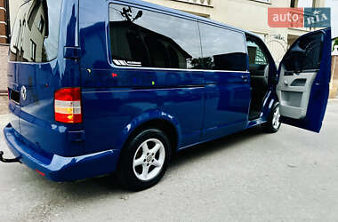 Минивэн Volkswagen Transporter 2010 в 
