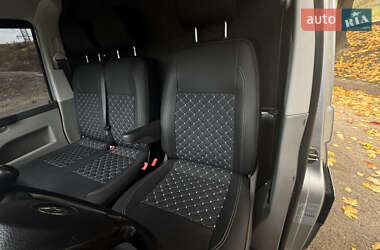Грузовой фургон Volkswagen Transporter 2013 в 