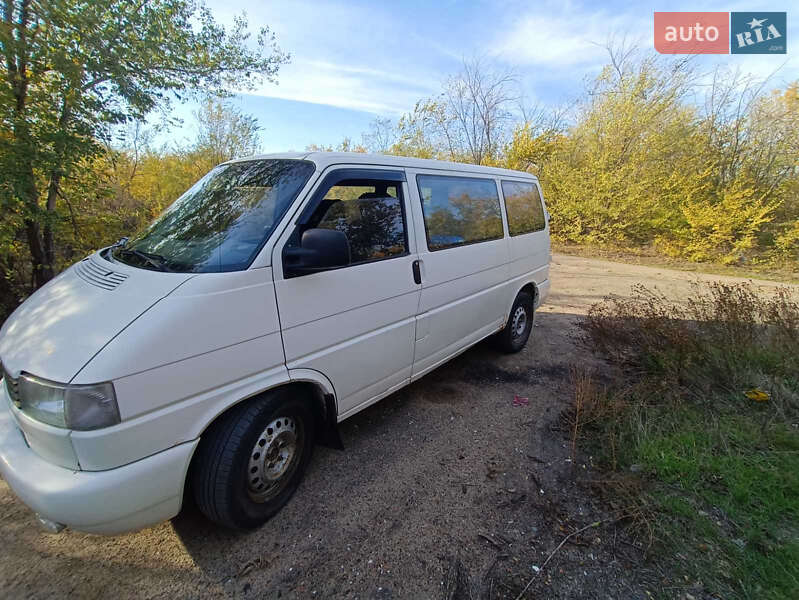 Минивэн Volkswagen Transporter 2000 в 