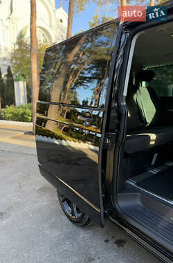 Минивэн Volkswagen Transporter 2017 в 
