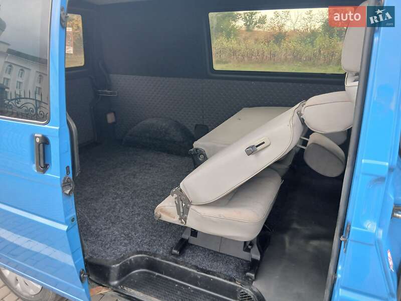 Минивэн Volkswagen Transporter 2002 в Ровно