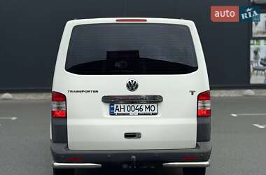 Минивэн Volkswagen Transporter 2009 в 