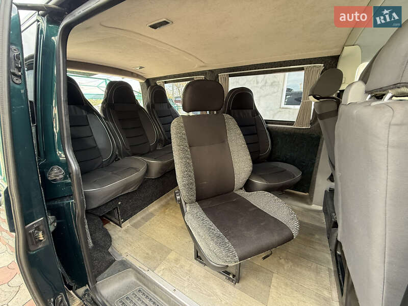Мінівен Volkswagen Transporter 2005 в Снятині