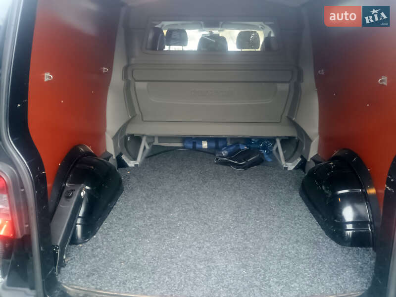 Минивэн Volkswagen Transporter 2012 в Ровно