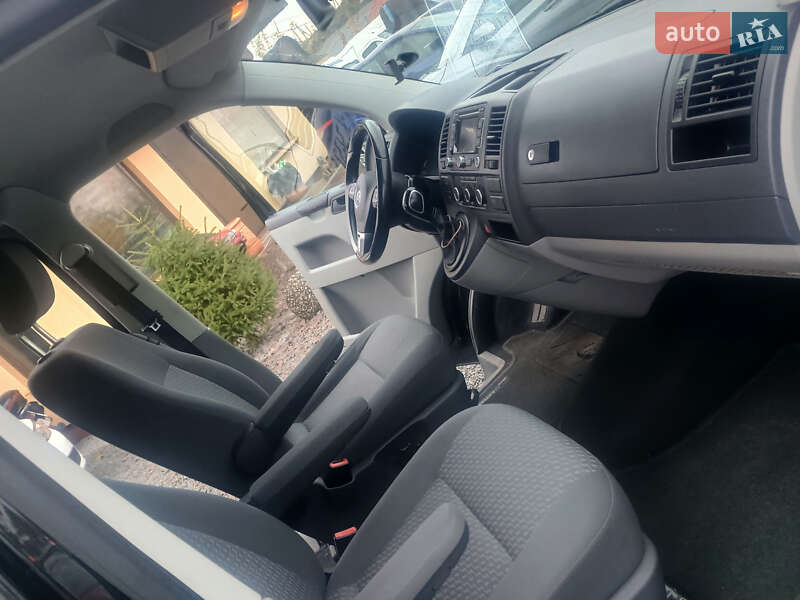 Минивэн Volkswagen Transporter 2012 в Ровно