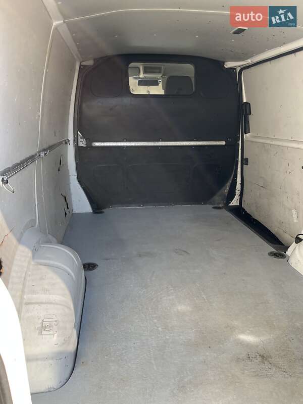 Вантажний фургон Volkswagen Transporter 2015 в Івано-Франківську фото 6 Вантажний фургон Volkswagen Transporter 2015 в Івано-Франківську