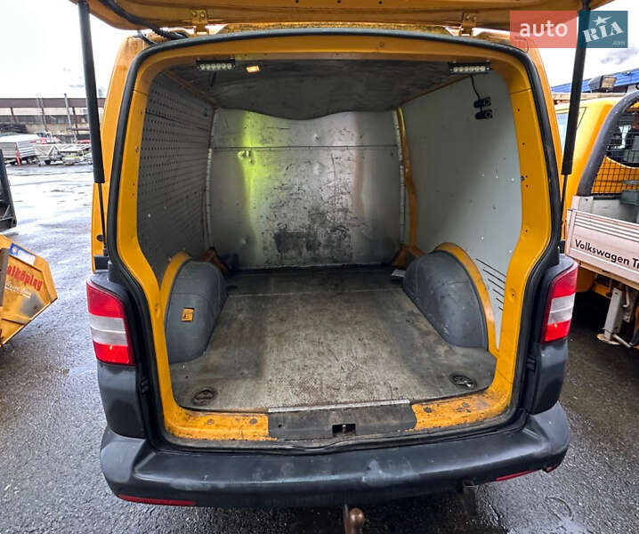 Грузовой фургон Volkswagen Transporter 2015 в Киеве